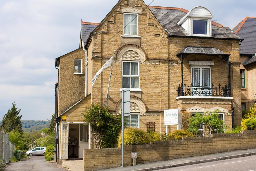 Abbey Lodge Hotel High Wycombe Exterior photo